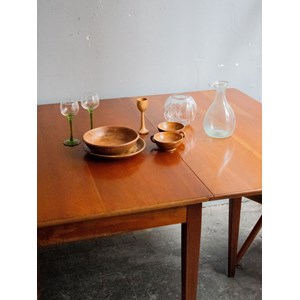 Table à manger en bois de cerisier n°1045