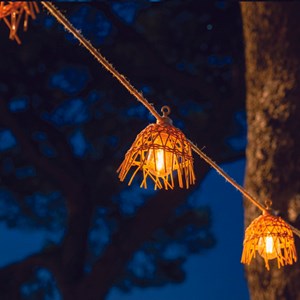 Guirlande solaire hybride marron hawaii