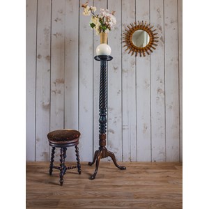 Hanna, la grande colonne en bois n°761