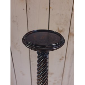 Hanna, la grande colonne en bois n°761