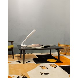 Table basse en bois laqué noir n°685