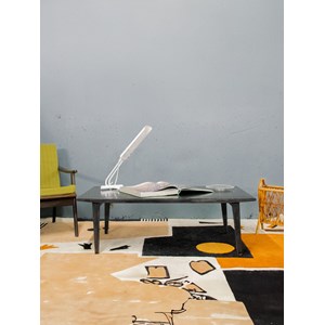 Table basse en bois laqué noir n°685