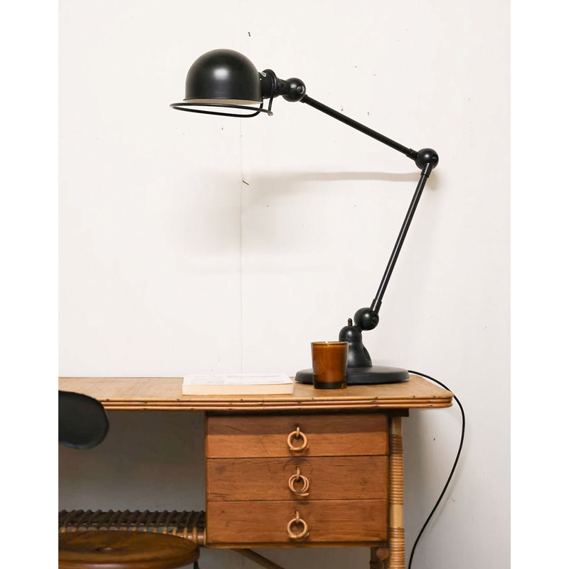 Lampe de bureau en métal noir n°583