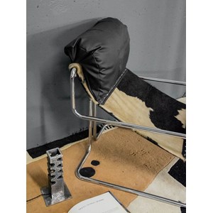 Fauteuil chromé et peau &nbsp;tucroma&nbsp; n°747