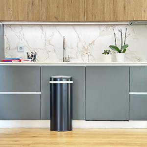 Poubelle de cuisine automatique noir soho