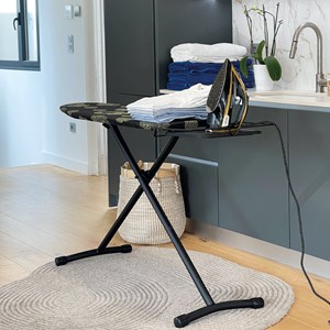 Table à repasser noir utah