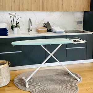 Table à repasser bleu bermude