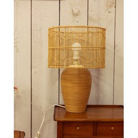 Julia, la lampe à poser en rotin n°620