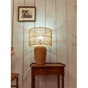 Julia, la lampe à poser en rotin n°620