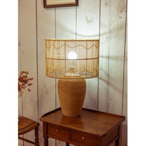 Julia, la lampe à poser en rotin n°620