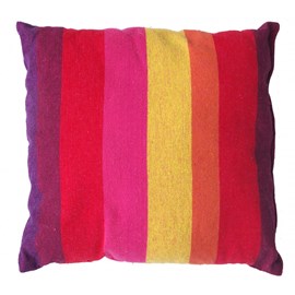 Coussin doux rouge rayé