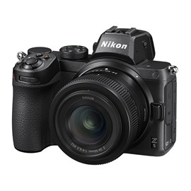 Nikon z5 + z 24-50mm f4-6.3