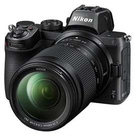 Nikon z5 + z 24-200mm f4-6.3 s