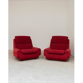 Paire de grands fauteuils rouges n°781