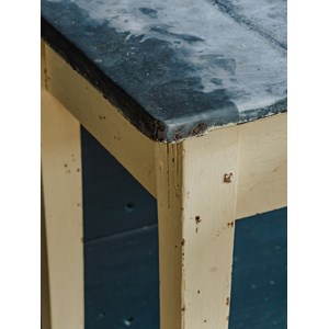 Table d'appoint en bois et zinc n°636