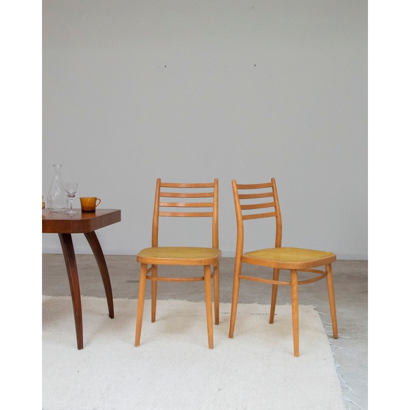 Debongout - Paire de chaises cannées en bois n°1190