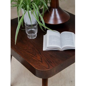 Table d'appoint en bois foncé n°772