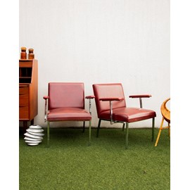 Paire de fauteuils en skaï et chrome n°794