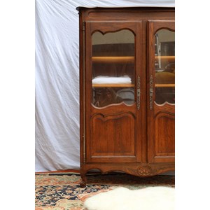 Armoire vitrine en bois sculpté n°280