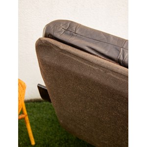 Fauteuil en simili cuir et bois n°796