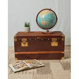 Grande malle en bois foncé et laiton n°238