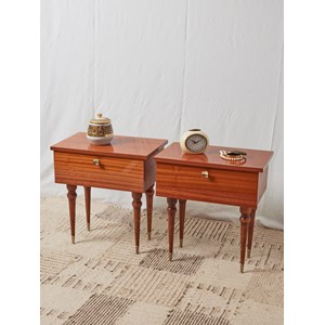 Paire de chevets en bois verni n°672