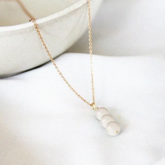 Collier pierre de lune camelia or