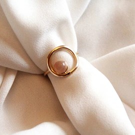 Bague pierre de soleil celeste or