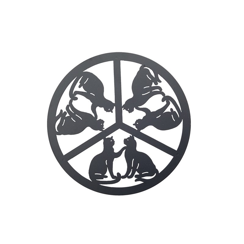 Dessous de plat chat noir