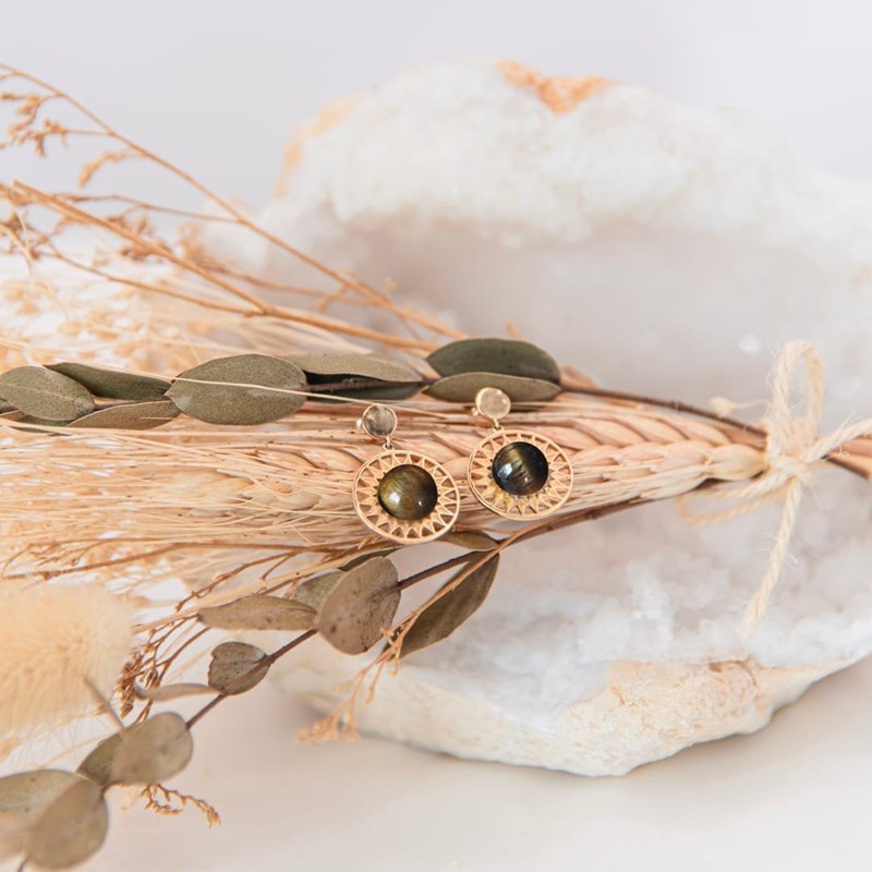 Boucles d’oreilles pendantes oeil de tigre leonie or