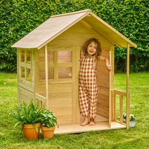 Maisonnette avec plancher et véranda