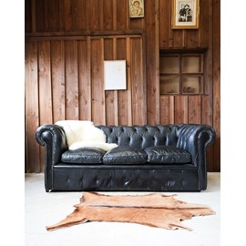 Canapé chesterfield en cuir noir n°123