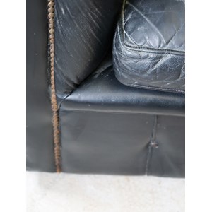 Canapé chesterfield en cuir noir n°123