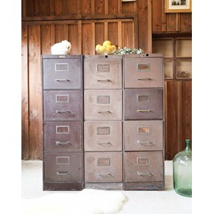 Meuble à casiers métalliques n°224