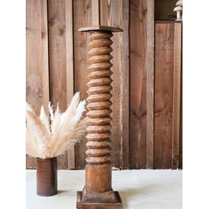 Hanna, la colonne en chêne sculpté n°794