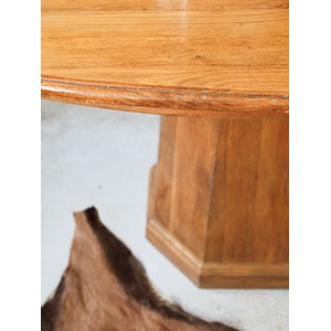 Romy, la table ovale en bois n°548