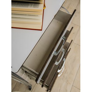 Olga, la commode chromée n°363