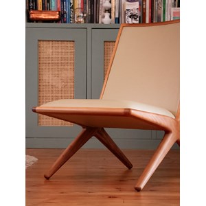 Chauffeuse en noyer et cuir n°79