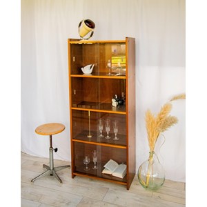 Victoria, la vitrine en bois n°136