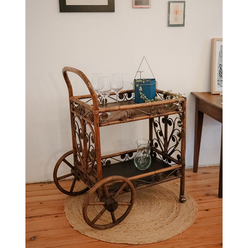 Henriette, la desserte en rotin n°166