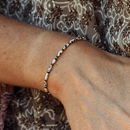 Bracelet sillon délicat mélange de jaspe dalmatien