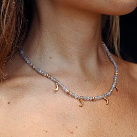 Collier en labradorite naturelle lunes d'or
