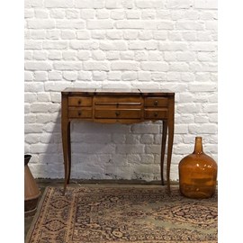 Louise, la coiffeuse en bois n°232