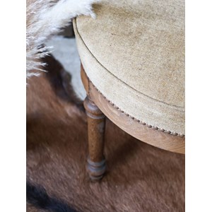 Chaise ronde en bois sculpté n°943