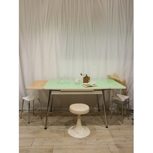 Table à manger en formica vert n°1070