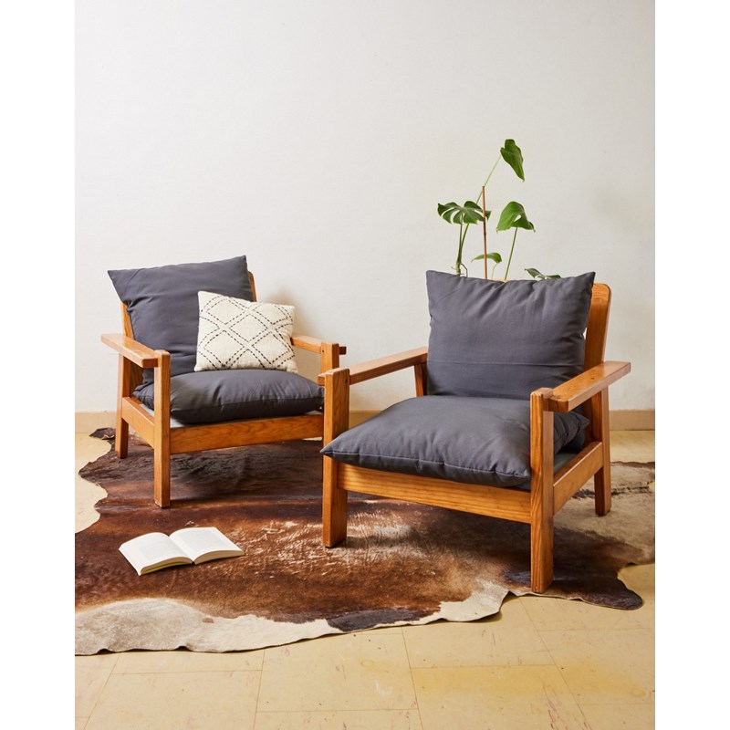 Paire de fauteuils en pin n°688