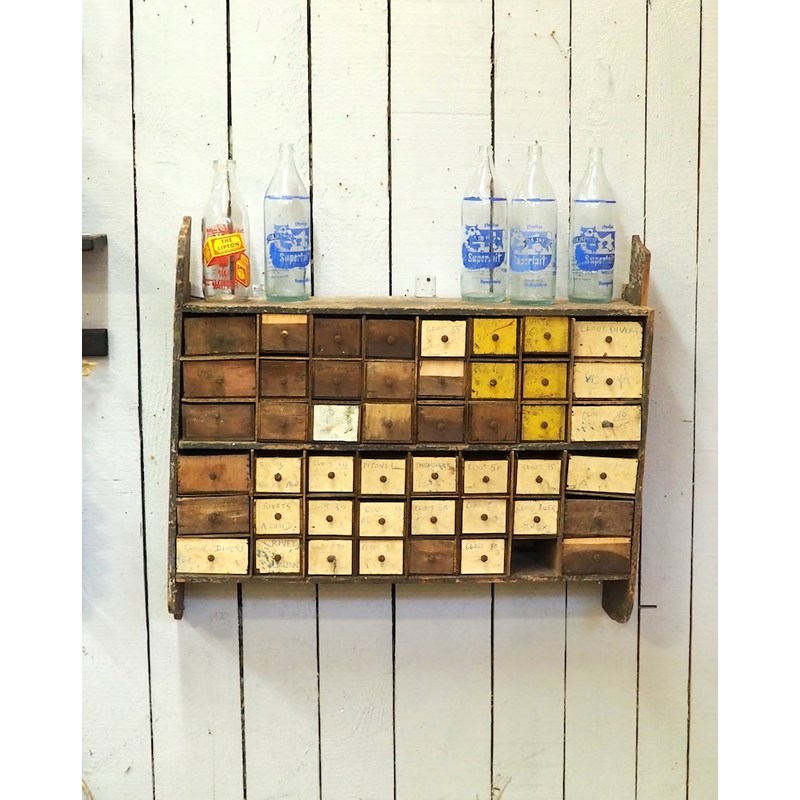 Meuble de métier mural à tiroirs n°228