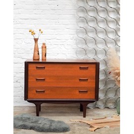 Olga, la commode en teck bi-ton n°358