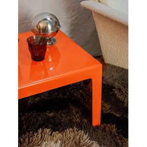 Table basse seventies en fibre de verre n°768