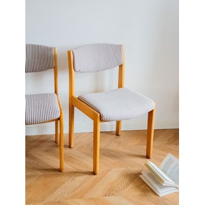Paire de chaises en bois rayées n°1237